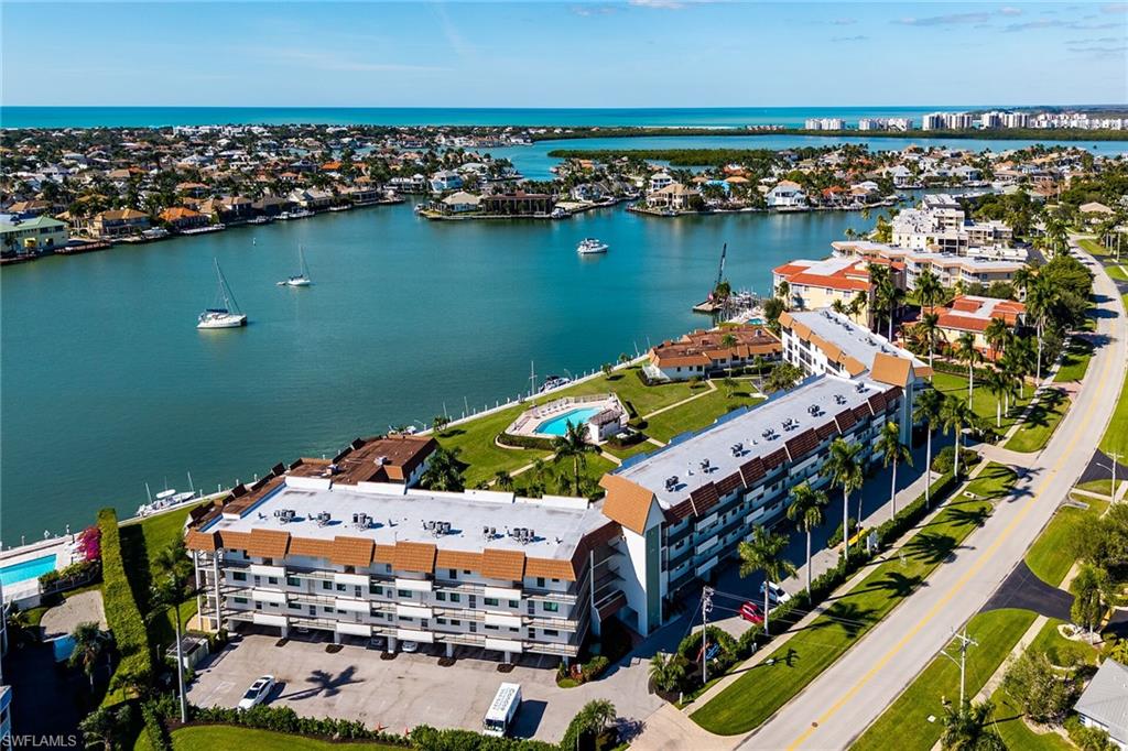 SMOKEHOUSE HARBOUR - Residential