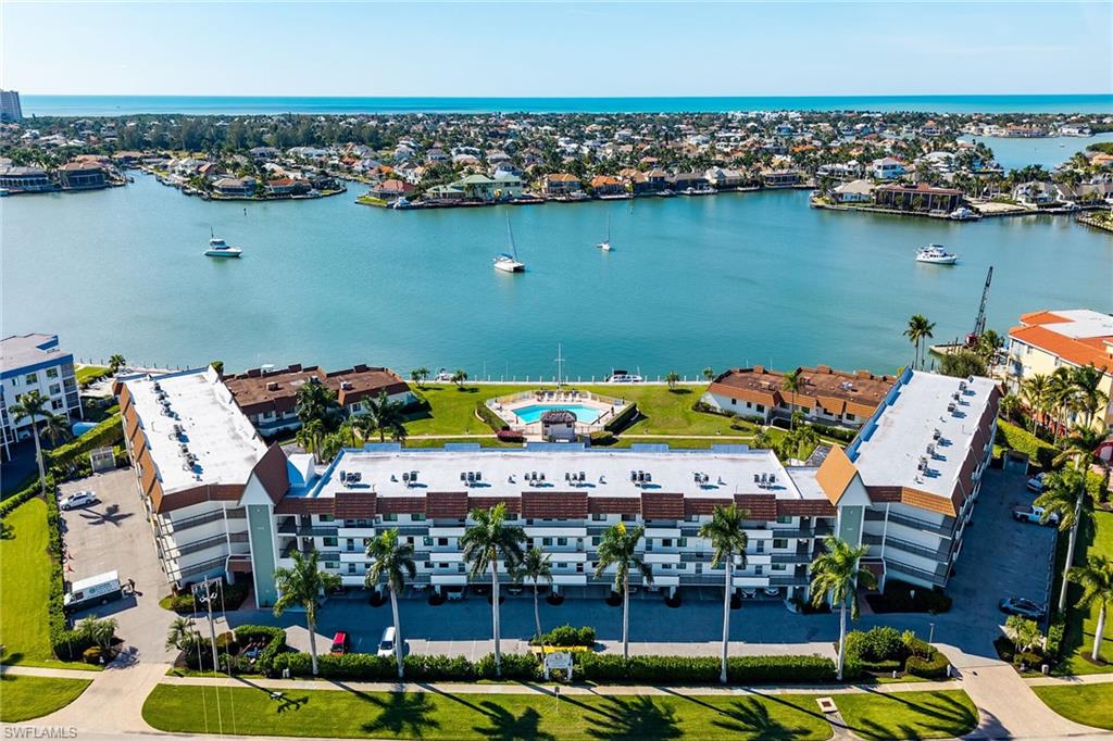 SMOKEHOUSE HARBOUR - Residential