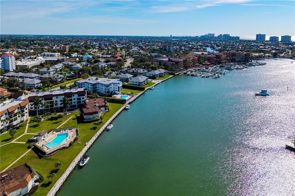 SMOKEHOUSE HARBOUR - Residential
