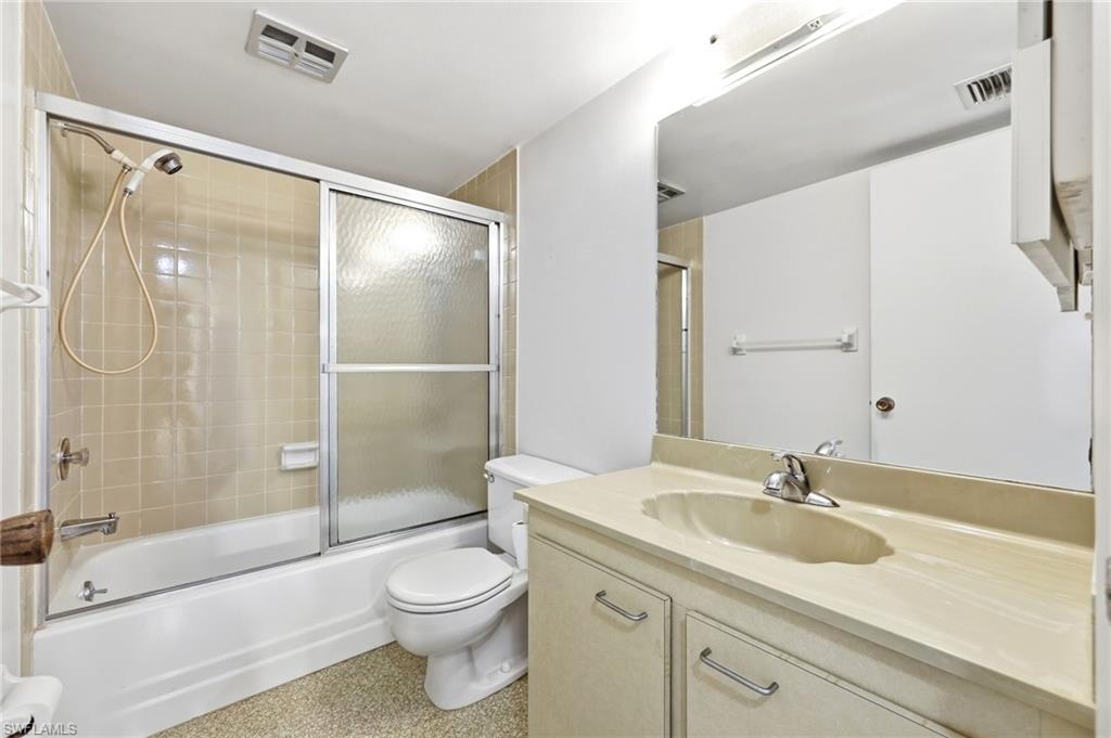 COUNTRY CLUB MANOR - Residential