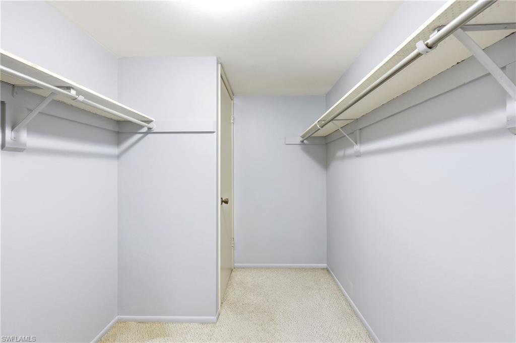 COUNTRY CLUB MANOR - Residential