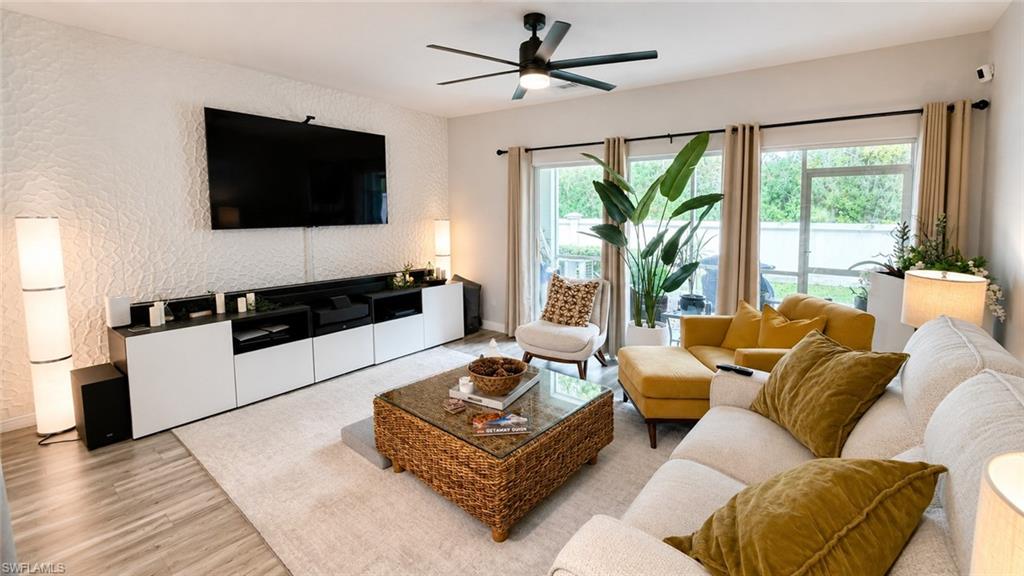 OLYMPIA POINTE - Residential
