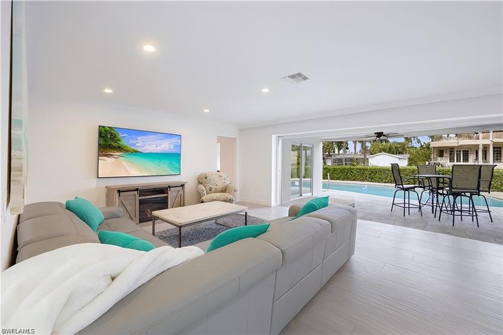 ROYAL HARBOR - Residential