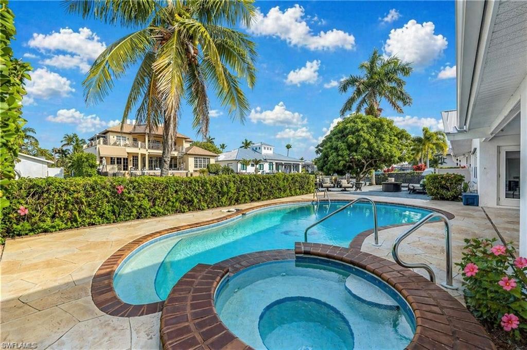 ROYAL HARBOR - Residential