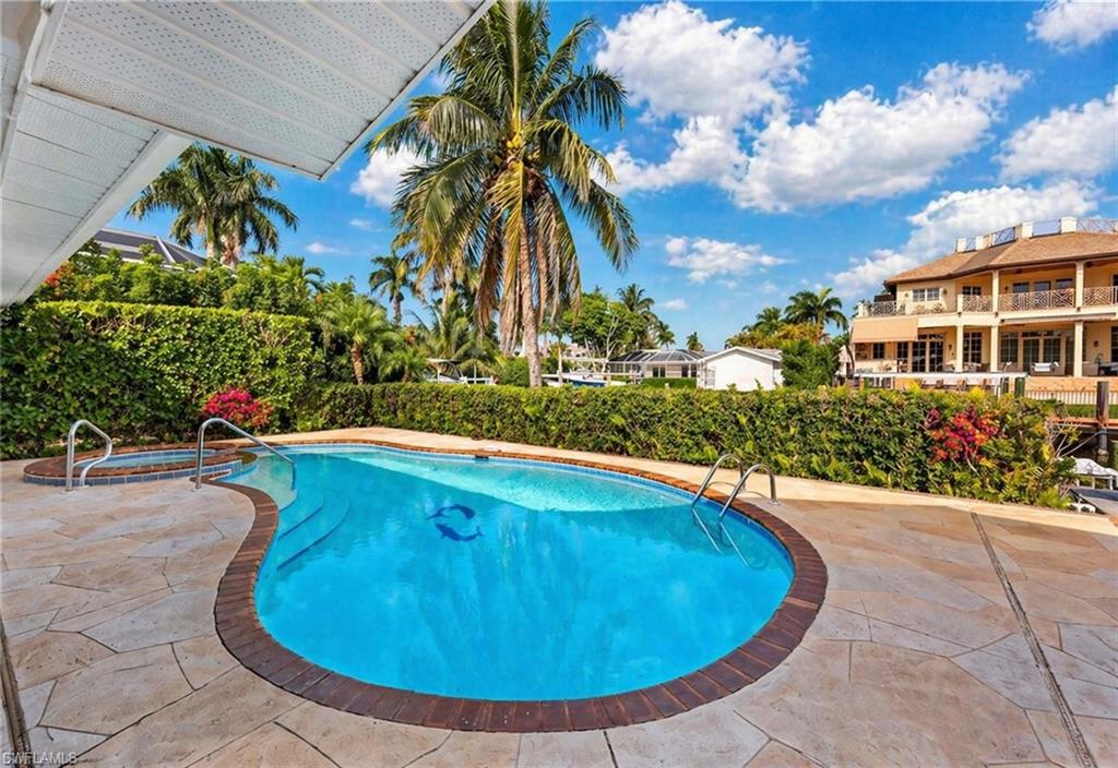 ROYAL HARBOR - Residential