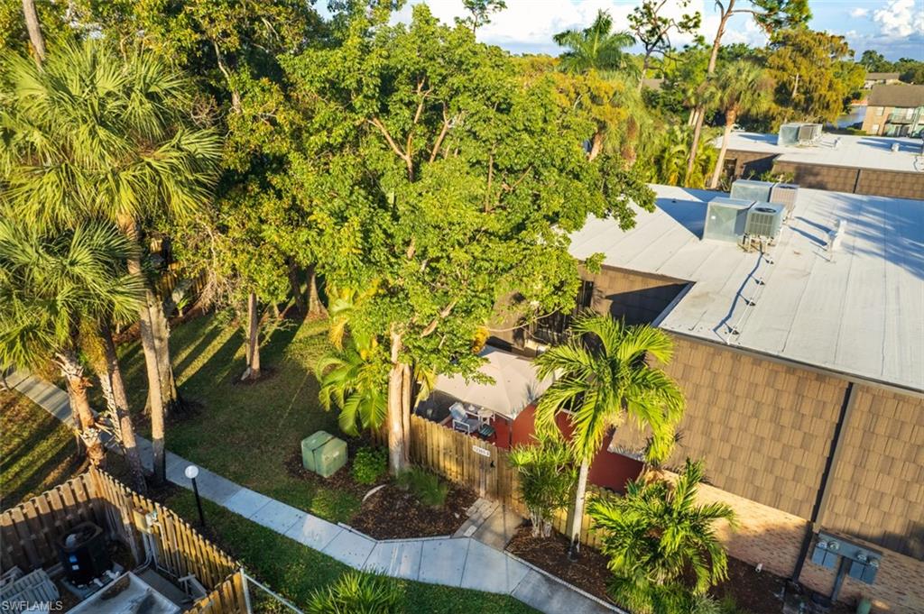 PARKWOODS TOWNHOUSE COMMUNITY - Residential