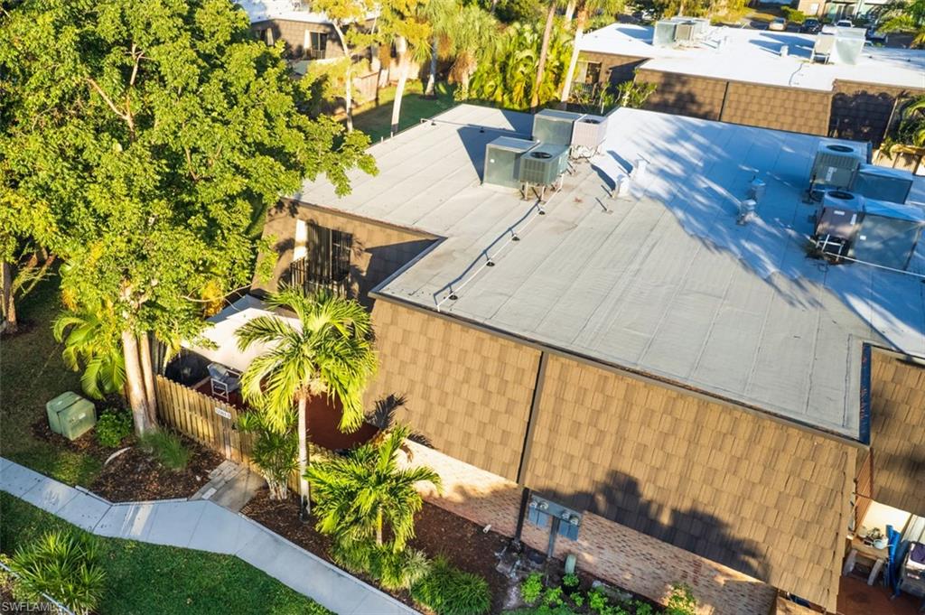 PARKWOODS TOWNHOUSE COMMUNITY - Residential