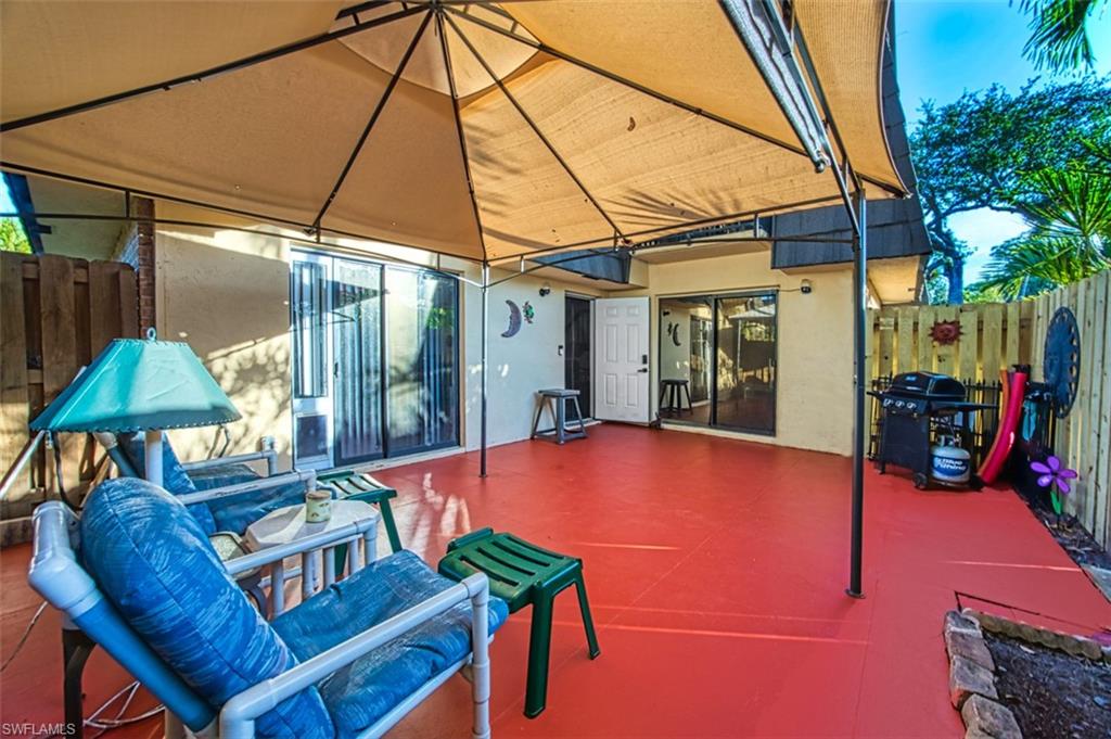 PARKWOODS TOWNHOUSE COMMUNITY - Residential