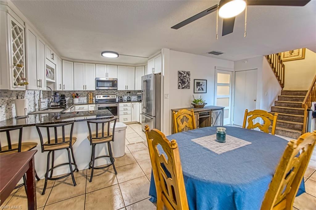 PARKWOODS TOWNHOUSE COMMUNITY - Residential