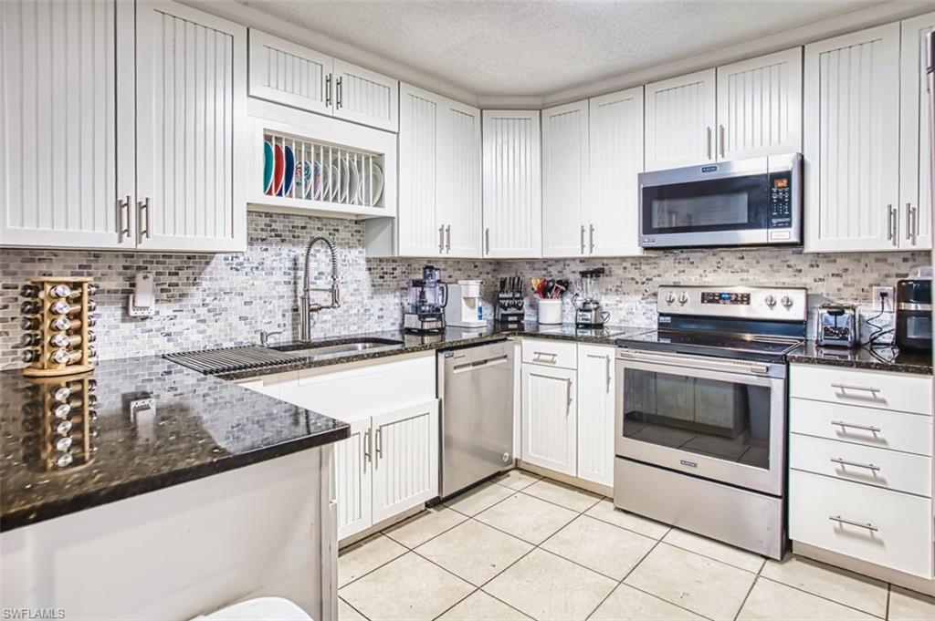 PARKWOODS TOWNHOUSE COMMUNITY - Residential