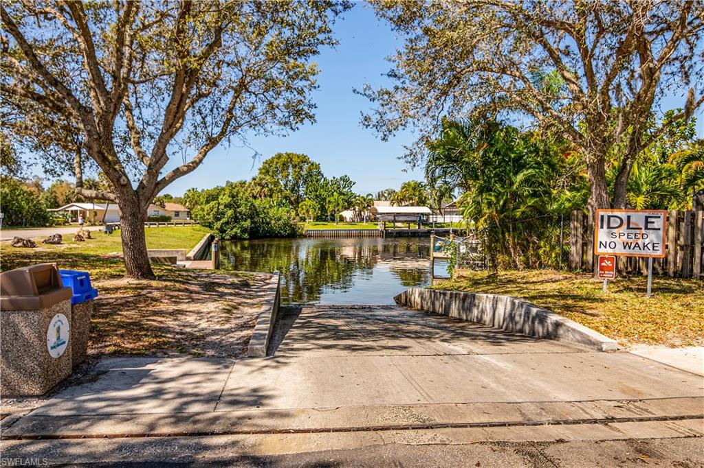 FORT MYERS SHORES - Land