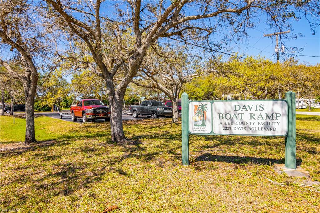 FORT MYERS SHORES - Land