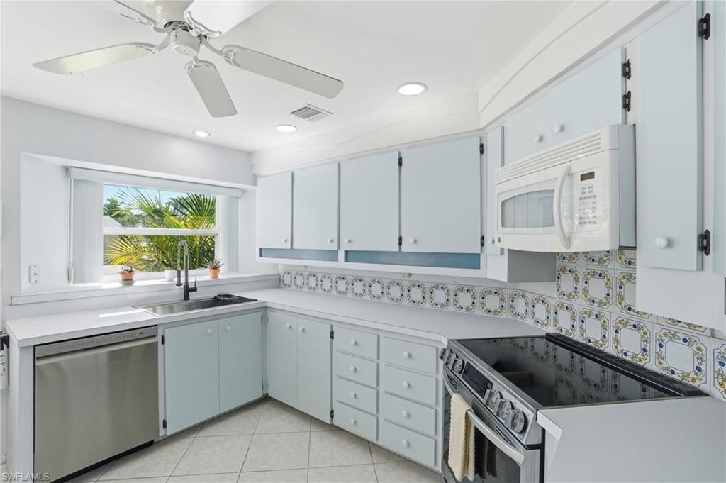 LELY VILLAS II - Residential Lease