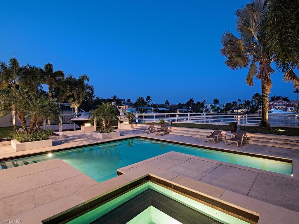 AQUALANE SHORES - Residential