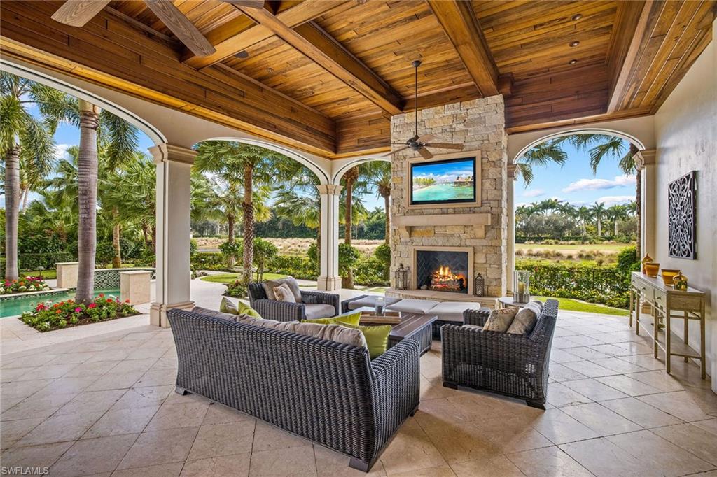 ESCADA AT TIBURON - Residential