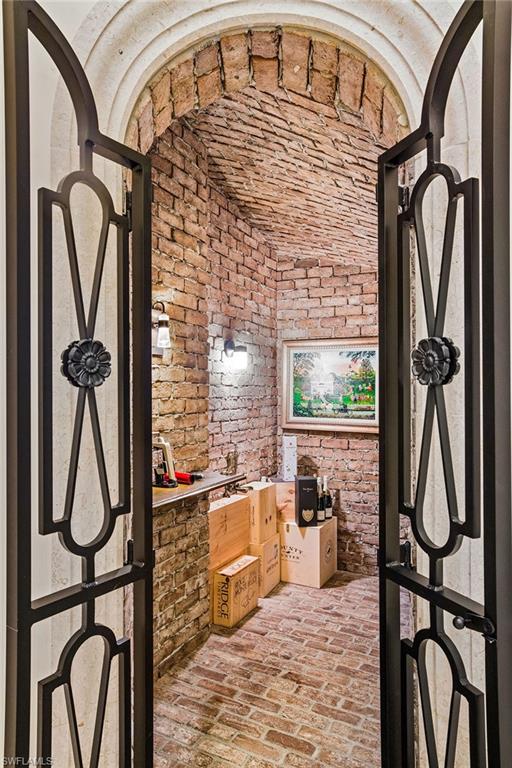 ESCADA AT TIBURON - Residential