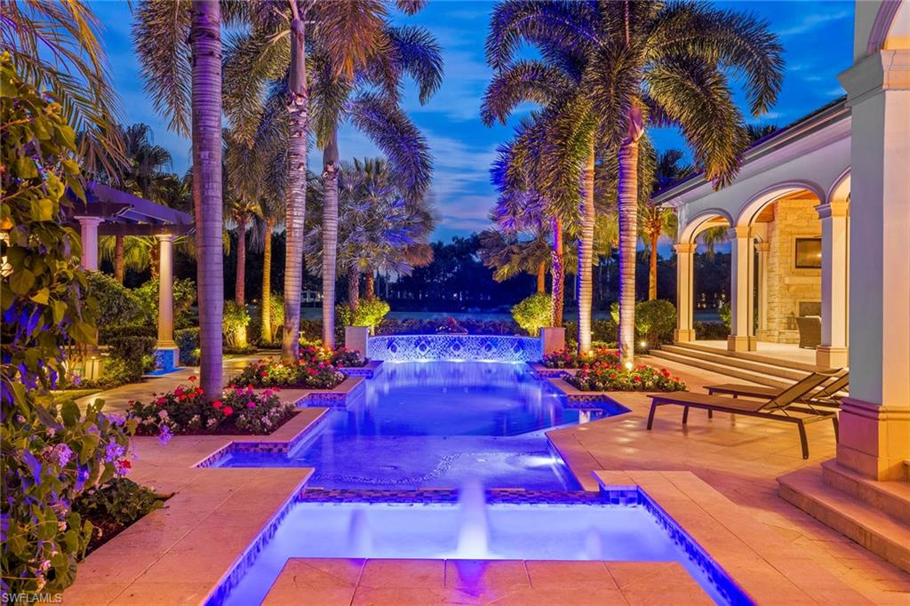 ESCADA AT TIBURON - Residential