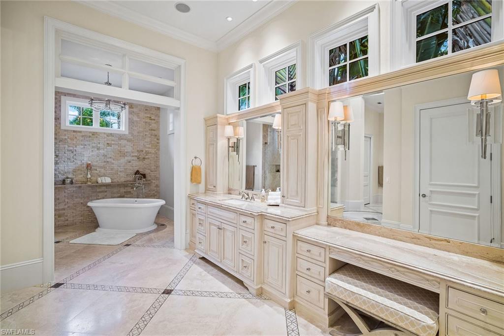 ESCADA AT TIBURON - Residential