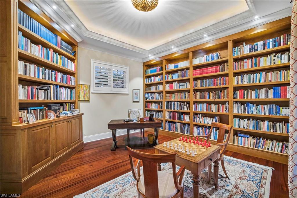 ESCADA AT TIBURON - Residential