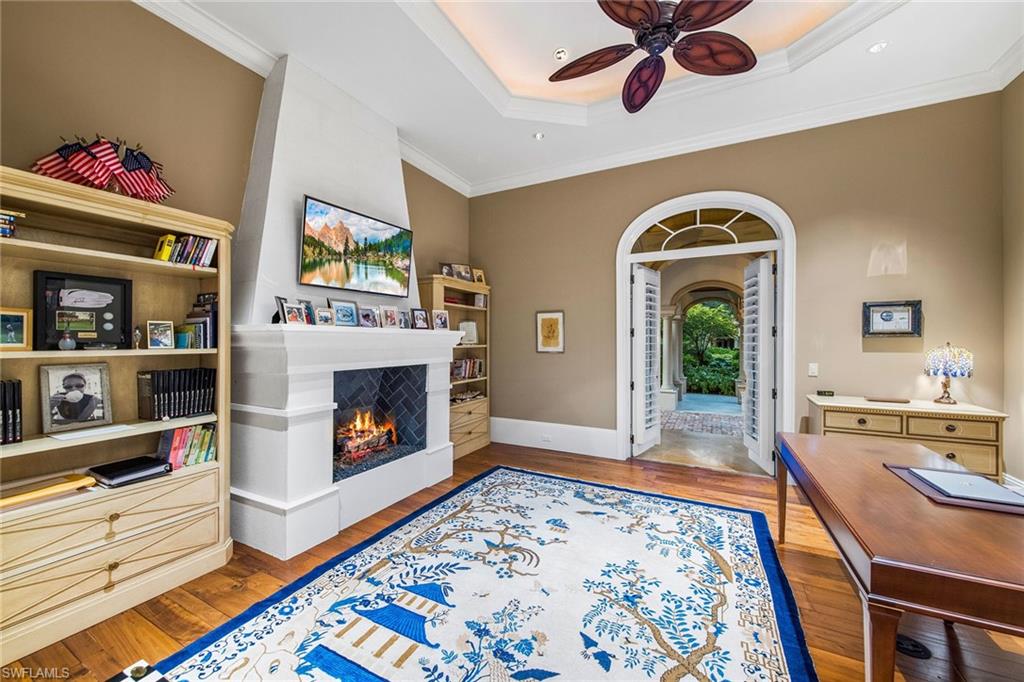 ESCADA AT TIBURON - Residential