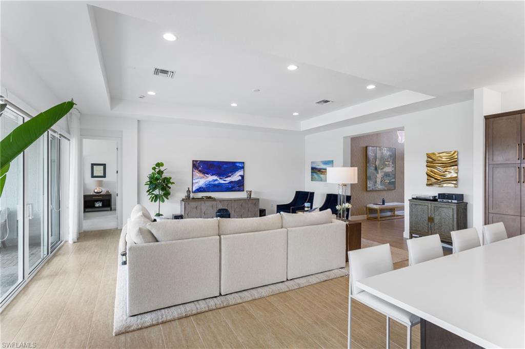 VALENCIA TRAILS - Residential