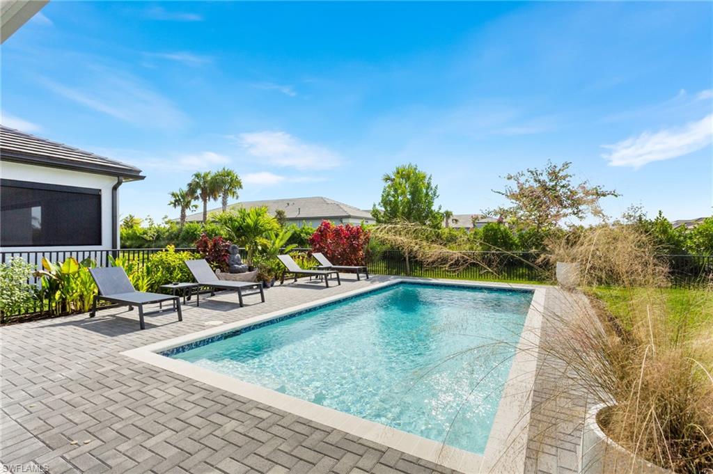 VALENCIA TRAILS - Residential