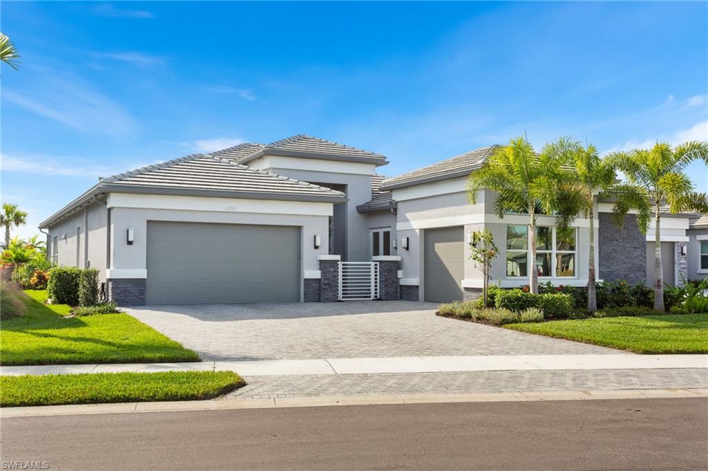 VALENCIA TRAILS - Residential