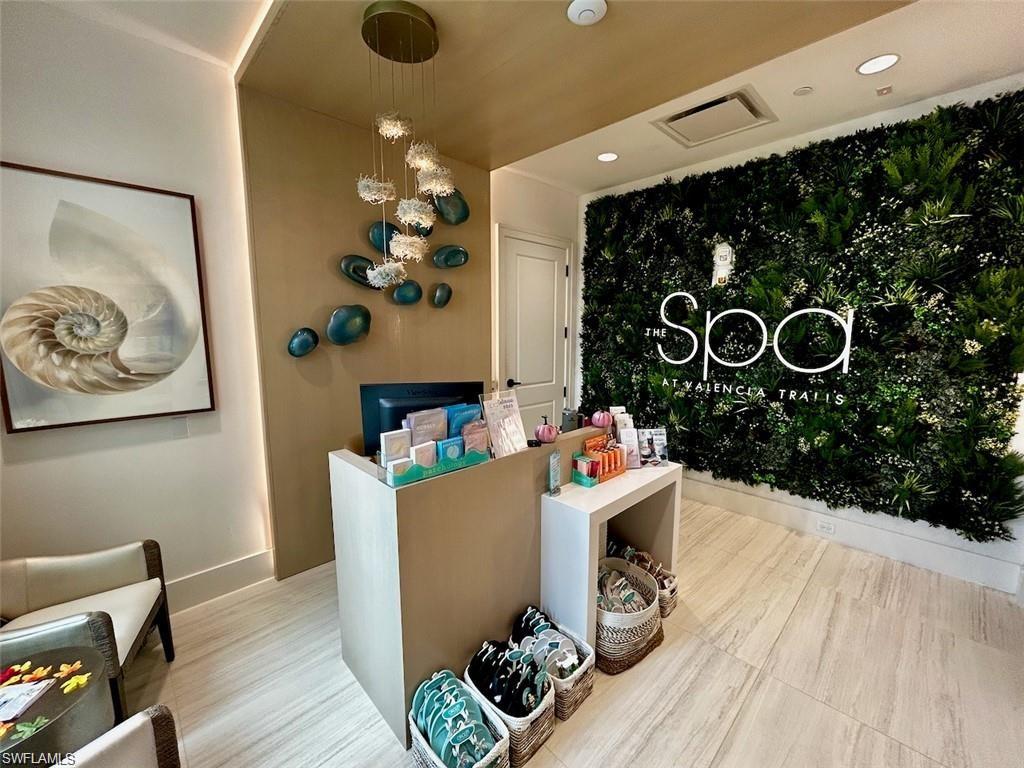 VALENCIA TRAILS - Residential