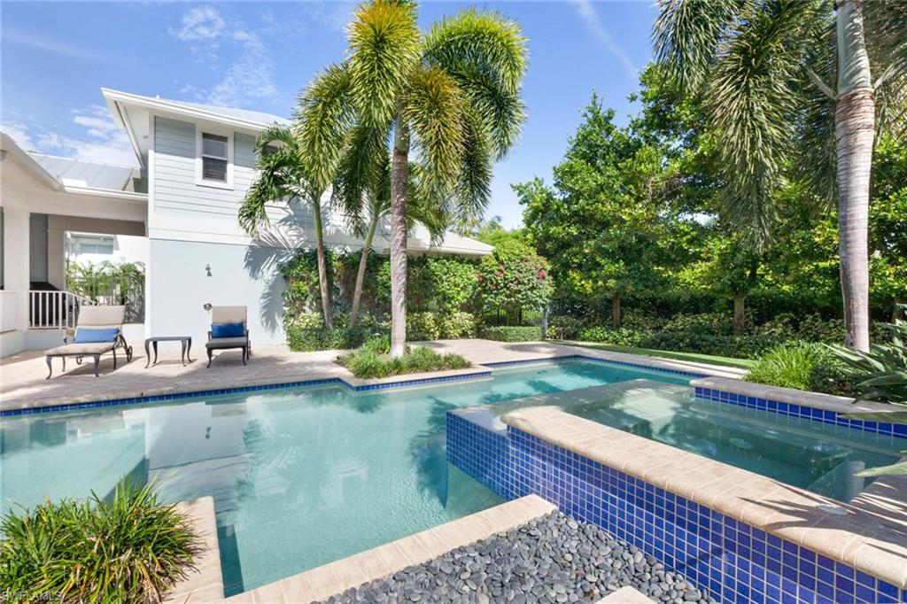 OLDE NAPLES - Residential