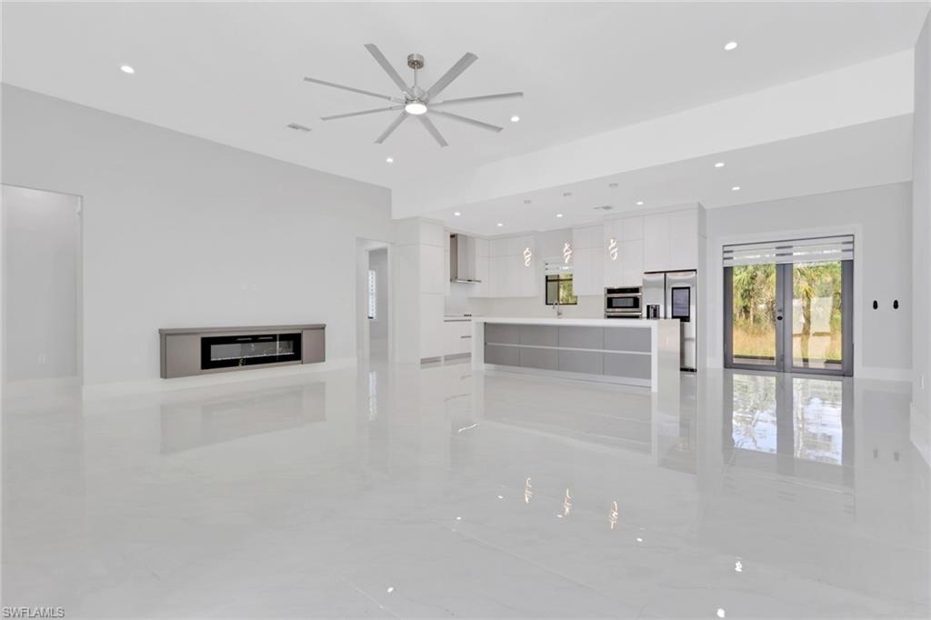 GOLDEN GATE ESTATES - Residential