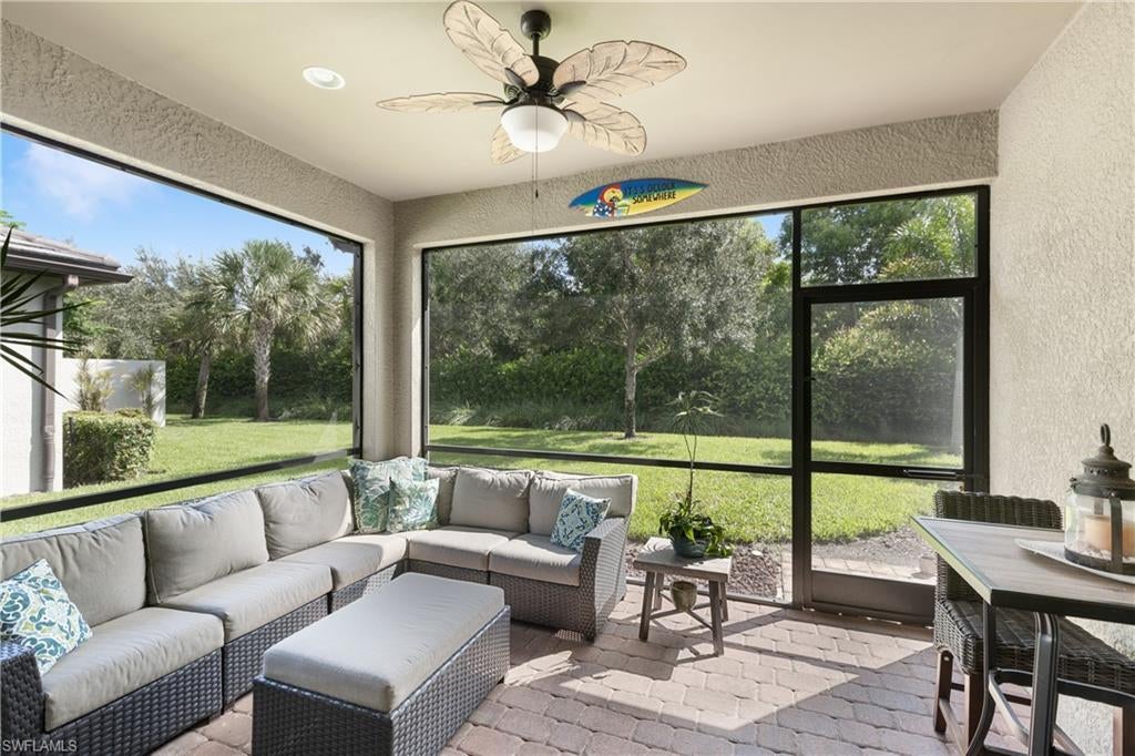 7602 Jacaranda LN