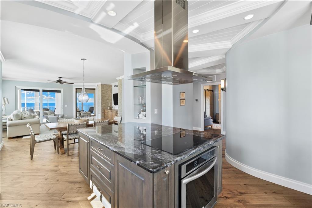 BAREFOOT BEACH CLUB - Residential