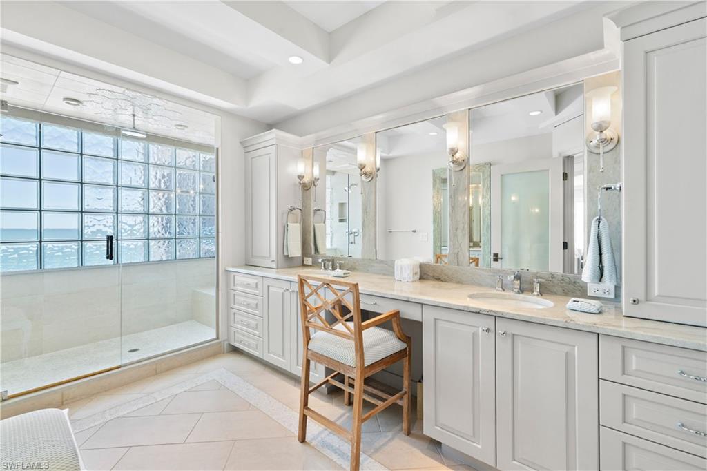 BAREFOOT BEACH CLUB - Residential