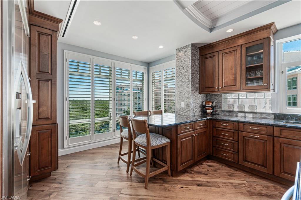 BAREFOOT BEACH CLUB - Residential