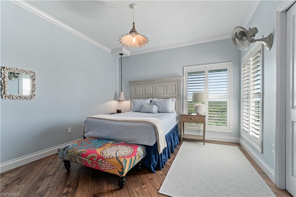 BAREFOOT BEACH CLUB - Residential