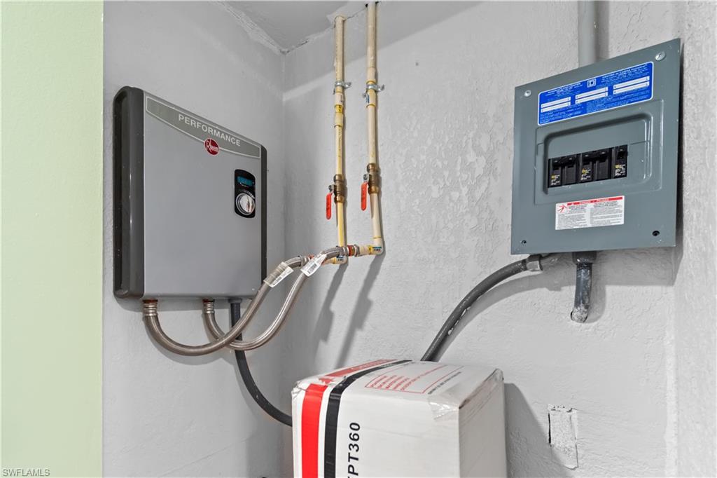 SEMINOLE ESTATES - Residential