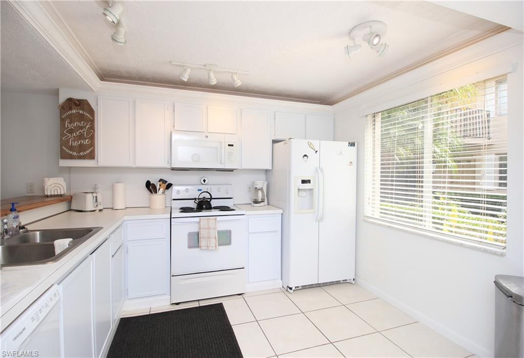 NAPLES SUNRISE - Residential