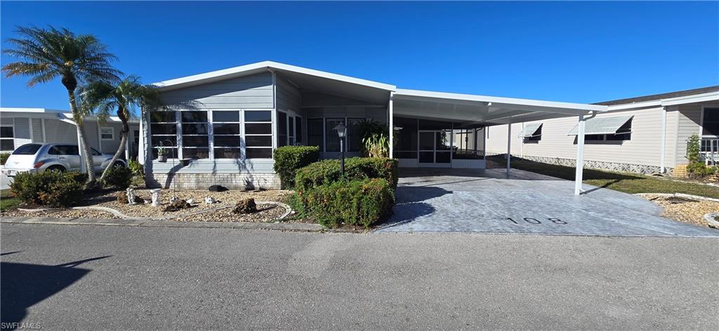 SIX LAKES COUNTRY CLUB - Residential