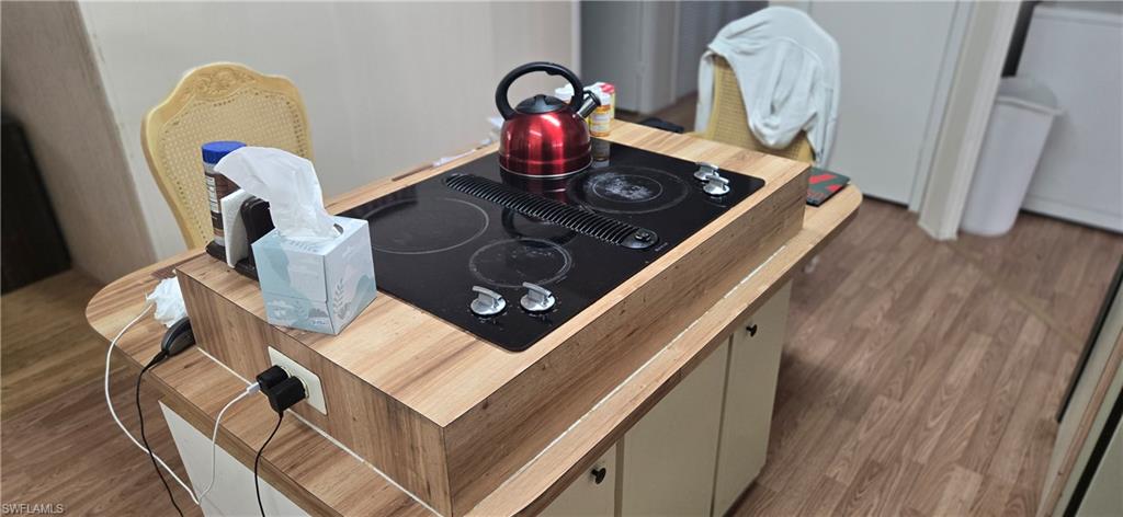 SIX LAKES COUNTRY CLUB - Residential