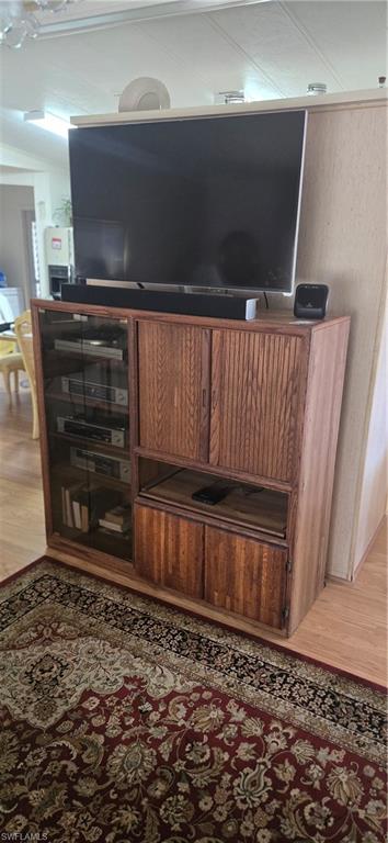 SIX LAKES COUNTRY CLUB - Residential