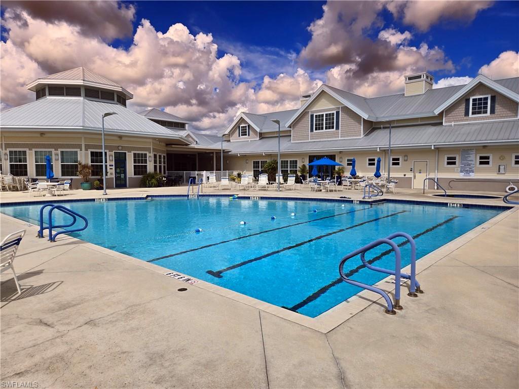 SIX LAKES COUNTRY CLUB - Residential