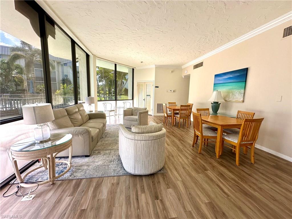 HIDDEN LAKE VILLAS - Residential Lease