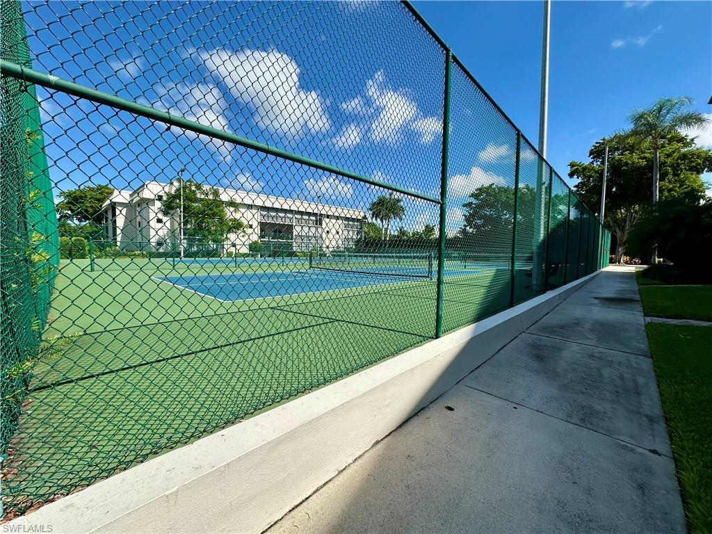 HIDDEN LAKE VILLAS - Residential Lease