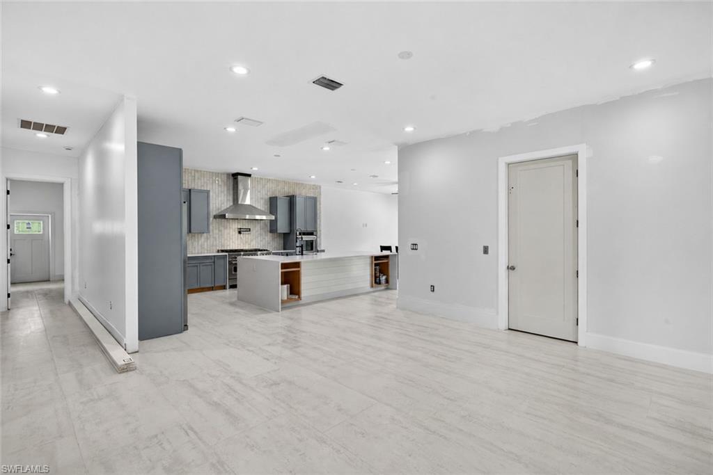 GOLDEN GATE ESTATES - Residential