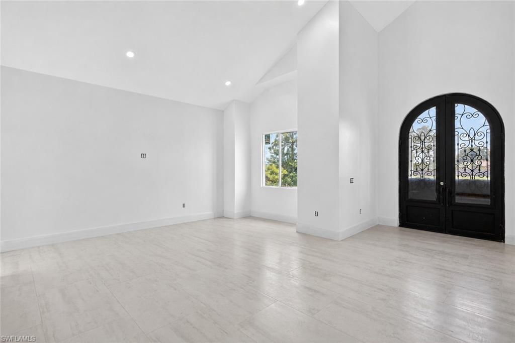 GOLDEN GATE ESTATES - Residential