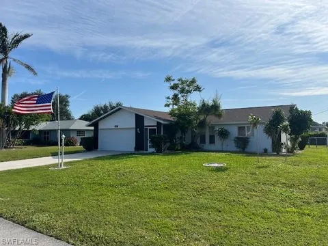 246 SW 37th St, Cape Coral, FL 33914 - #: 225003126