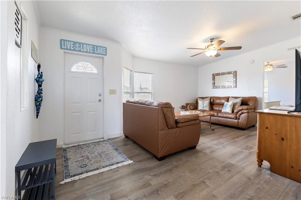 FLAGHOLE - Residential