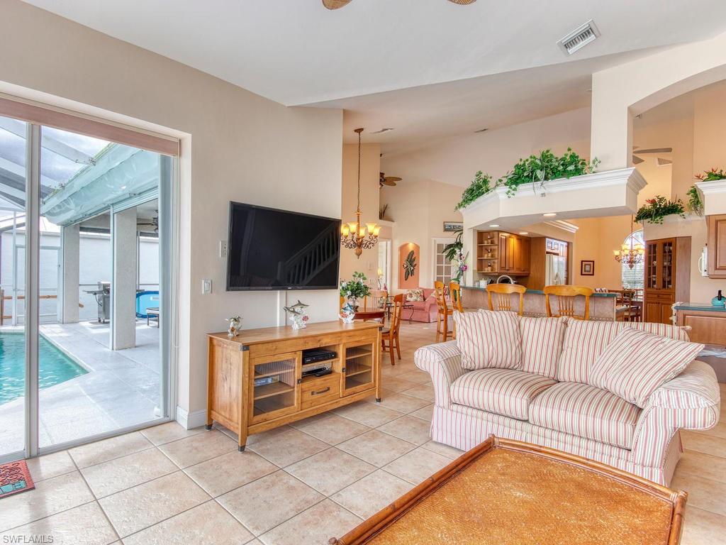 MARCO BEACH - Residential