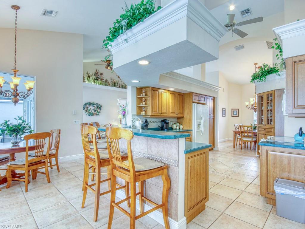 MARCO BEACH - Residential