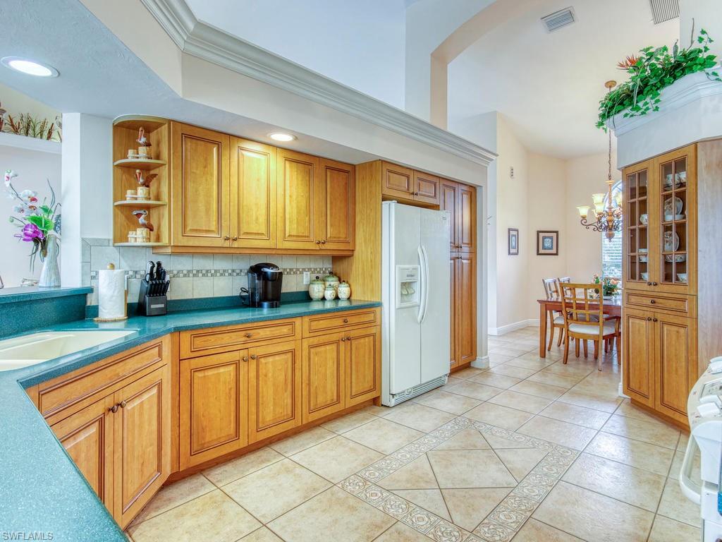 MARCO BEACH - Residential